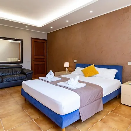 Downtown - Private Parking, Wi-fi, And Courtyard Civitanova Marche